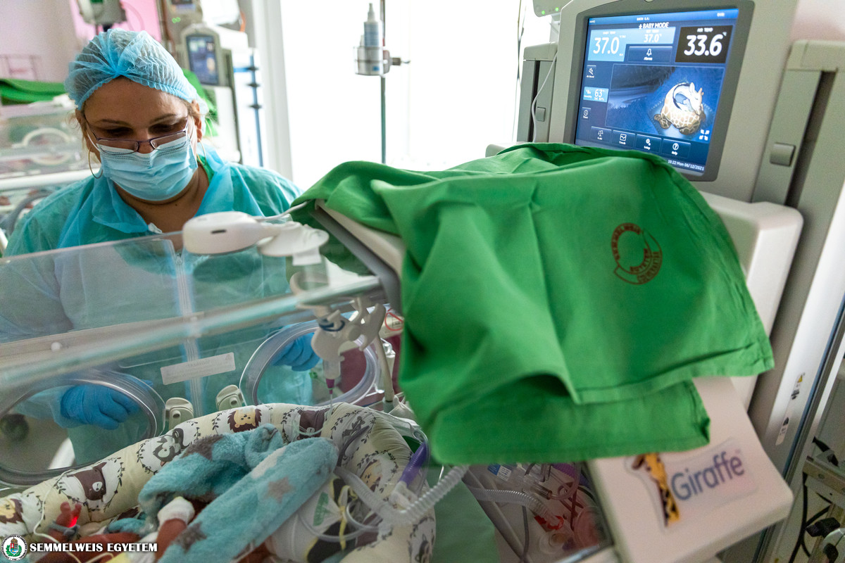 Koraszülött, Semmelweis, inkubátor