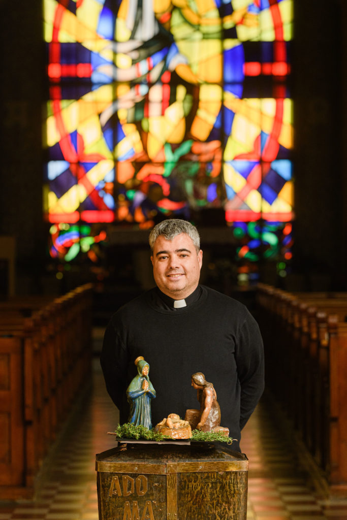 mise éjféli mise karácsony rorate pap plébános