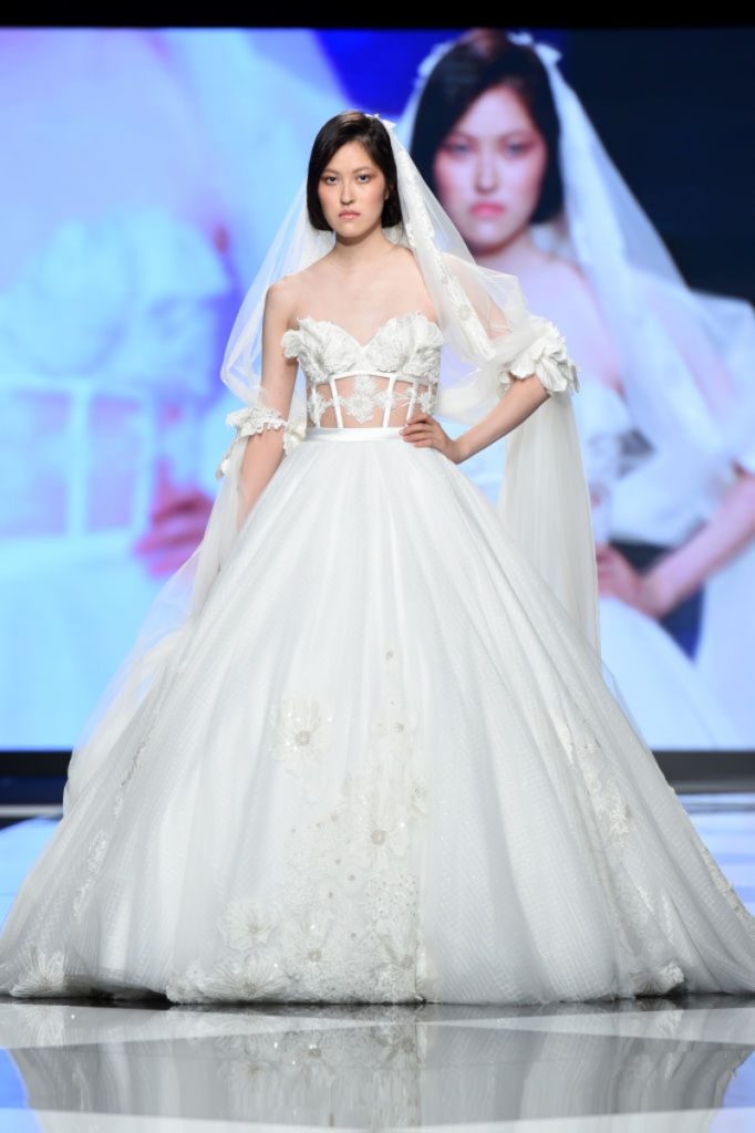 Menyasszonyi divat 2022