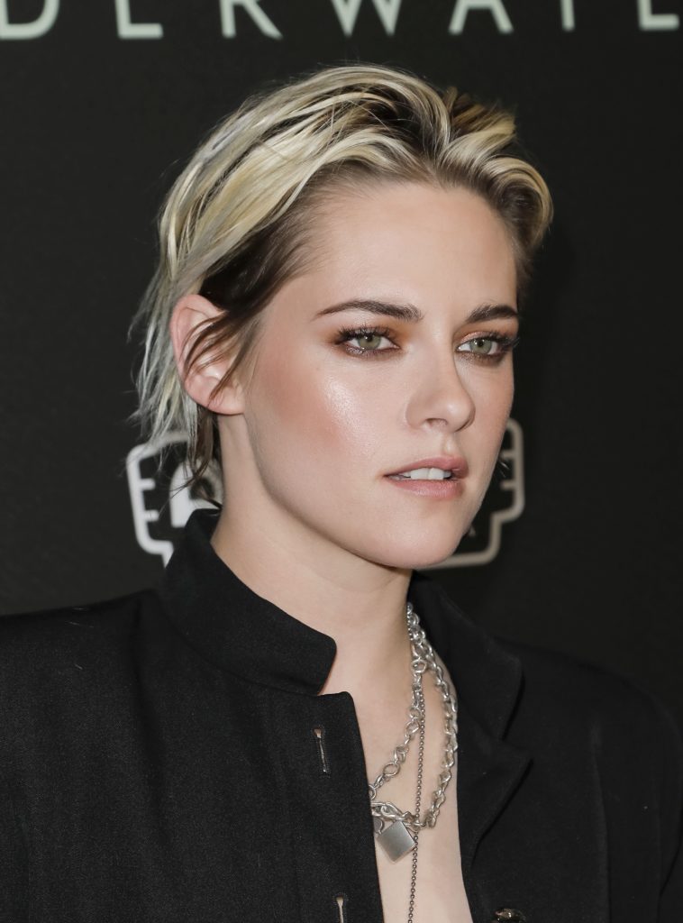 Kristen Stewart rövid bubi frizurával