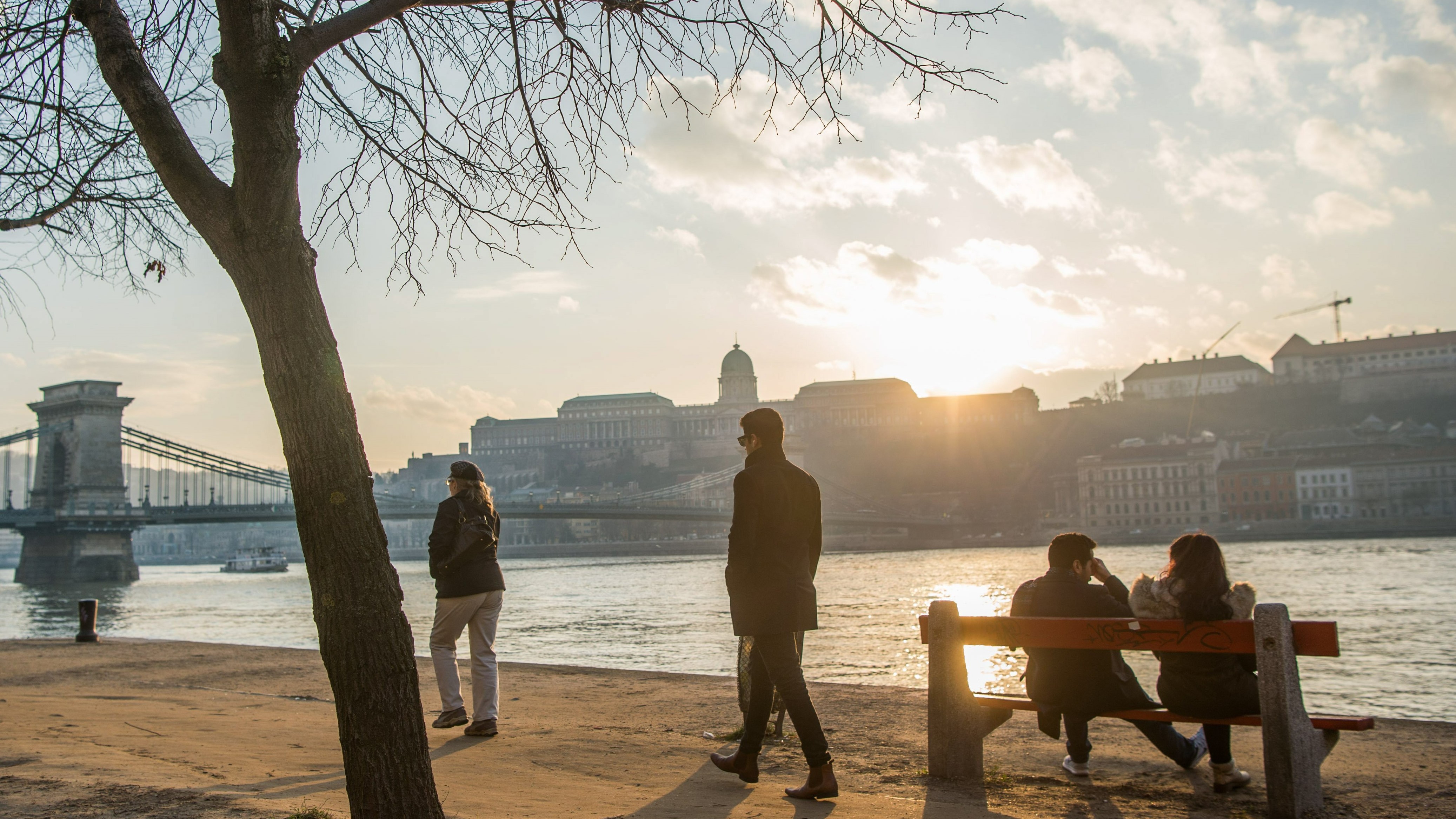 Tavaszias időjárás Budapesten