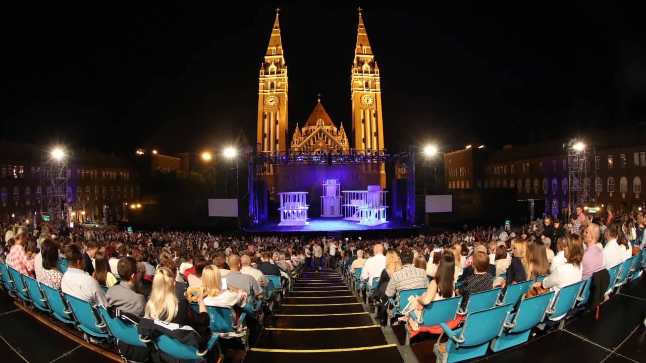 Ajándékozz Szabadtéri-élményt Valentin-napra! (X)