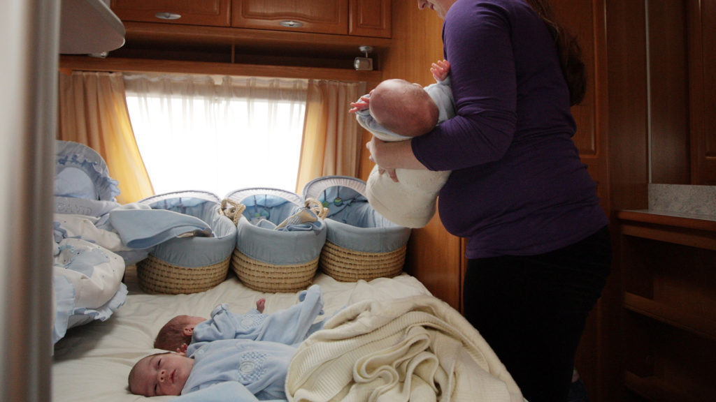 hármas ikrek babagondozás