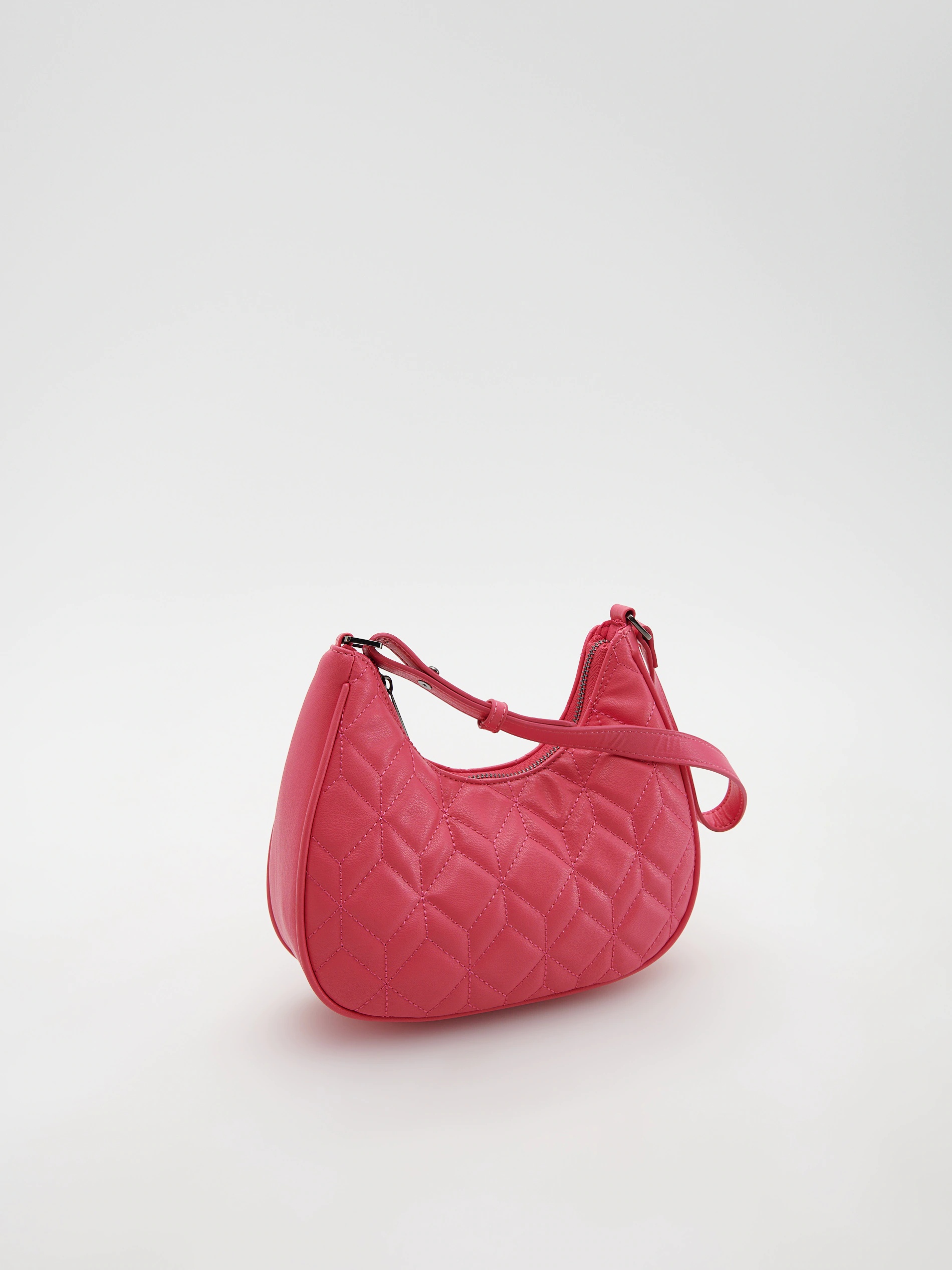 Félhold fazonú táskák