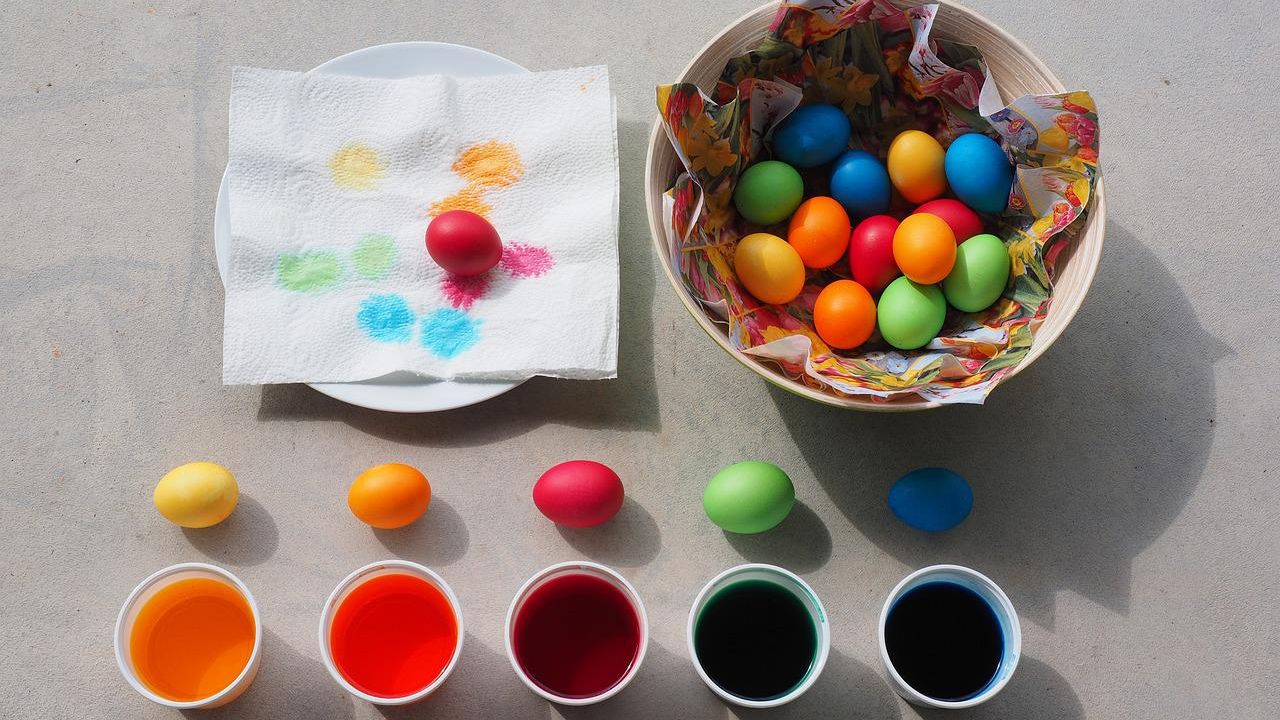 Húsvéti tojásfestés