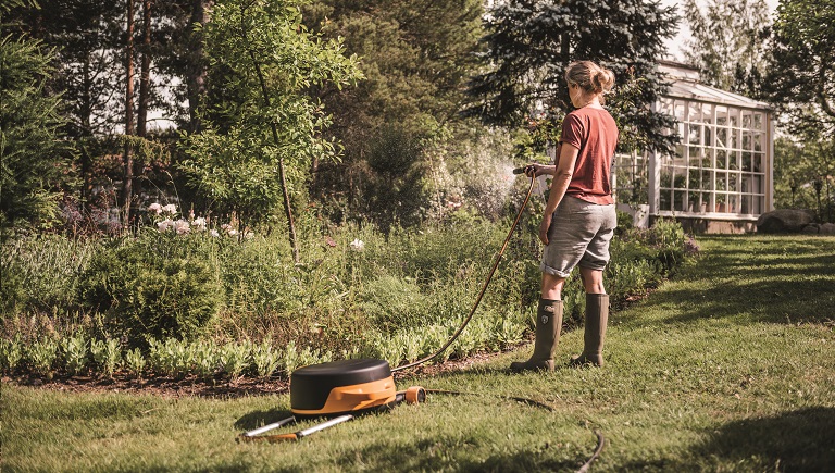 Már nagyon szomjas volt a kert - a Fiskars segítségével alaposan "megitattuk"