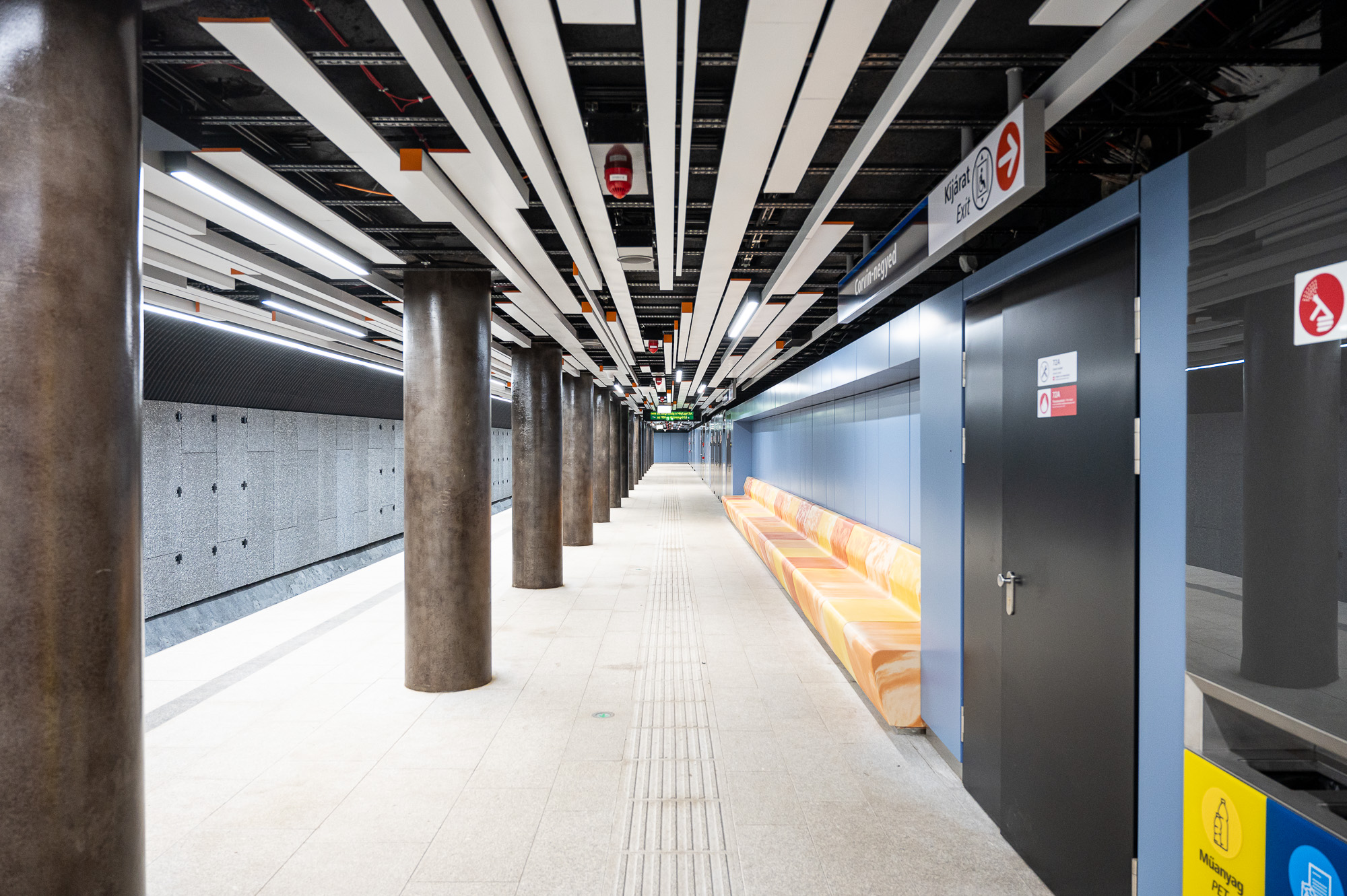 A 3-as metró Corvin negyed állomása