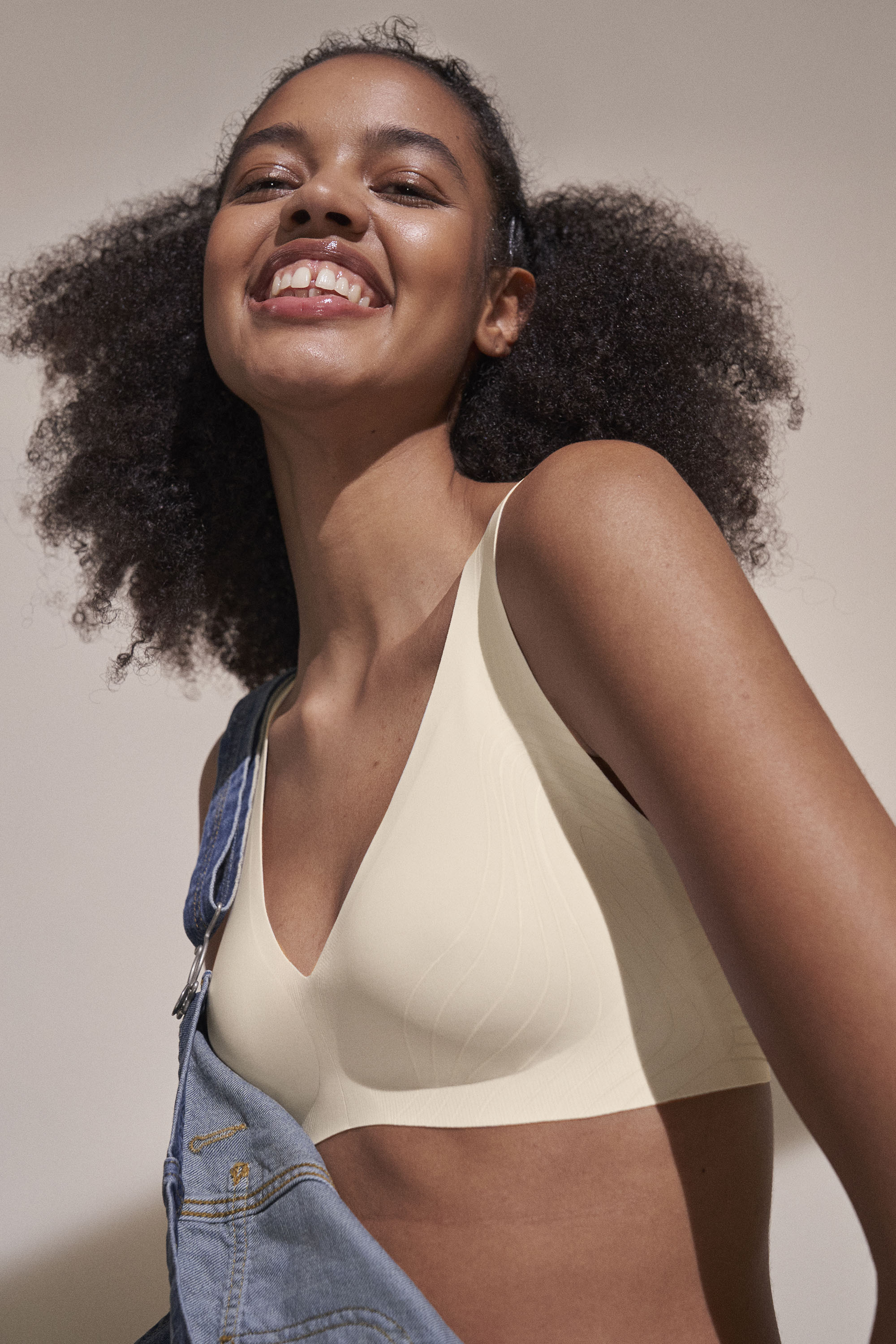 Krémszínű Sloggi Zero Feel melltartó a legújabb kollekcióból