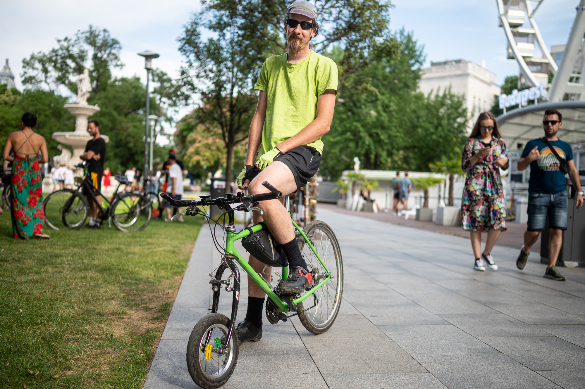 Mutáns Bringa Felvonulás