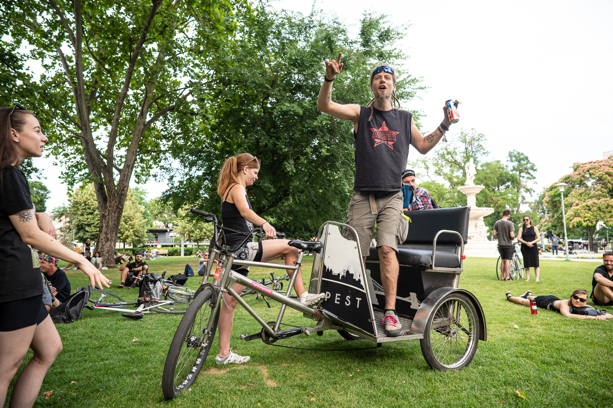 Mutáns Bringa Felvonulás