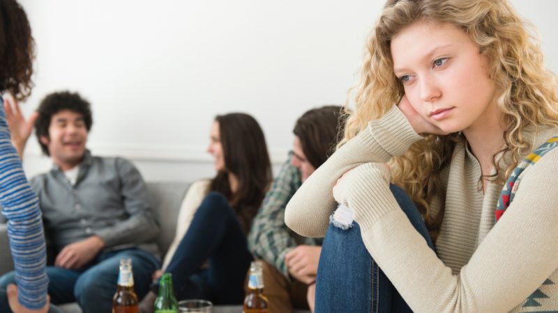 Barátok között magányosan