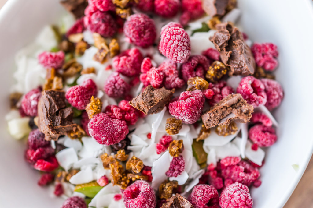 Smoothie bowl tetején: fagyasztva szárított, más néven liofilizált gyümölcsök