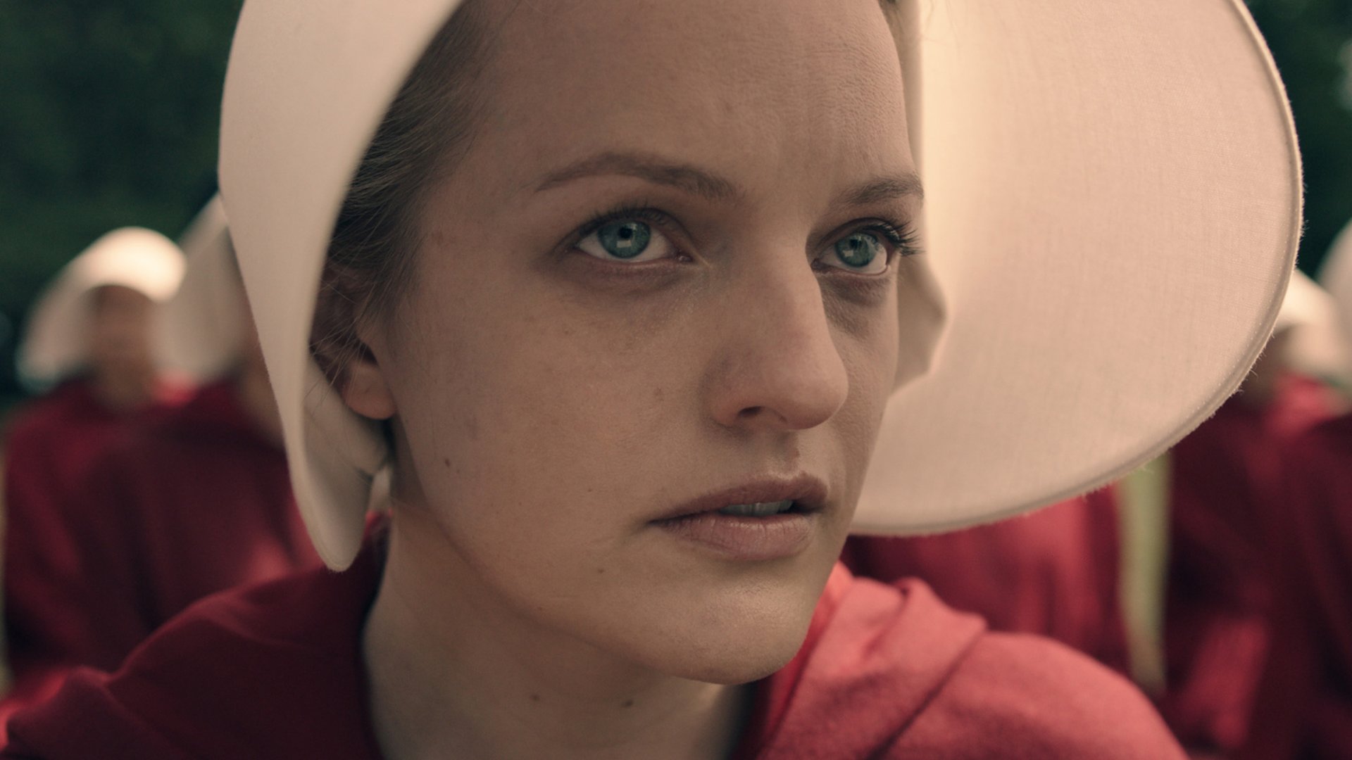 Elisabeth Moss A szolgálólány meséje című sorozatban