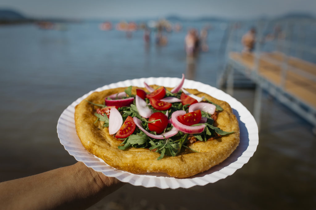 Sós kürtőskalács lett az Év Strandétele – Egy boglári büfé tarolt az idei versenyen