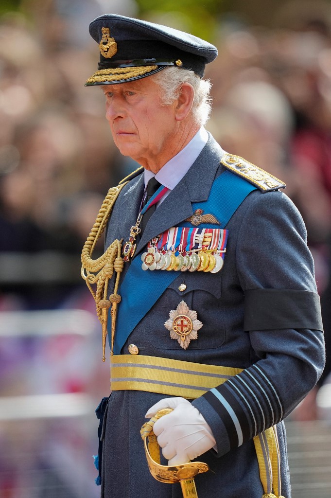 III. Károly király édesanyja gyászmenetében