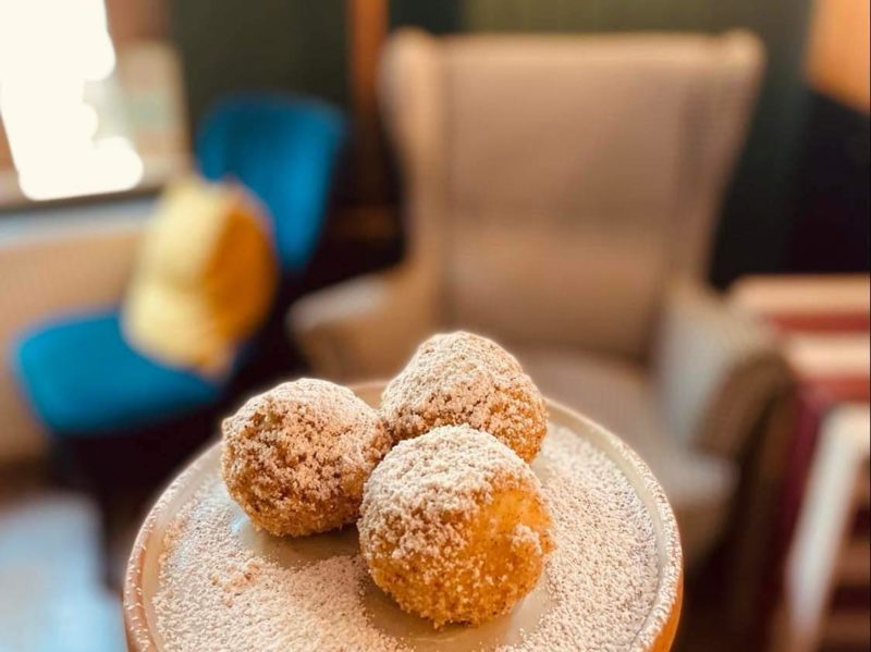 Szilvás gombócok a tányéron a Másik Boltban