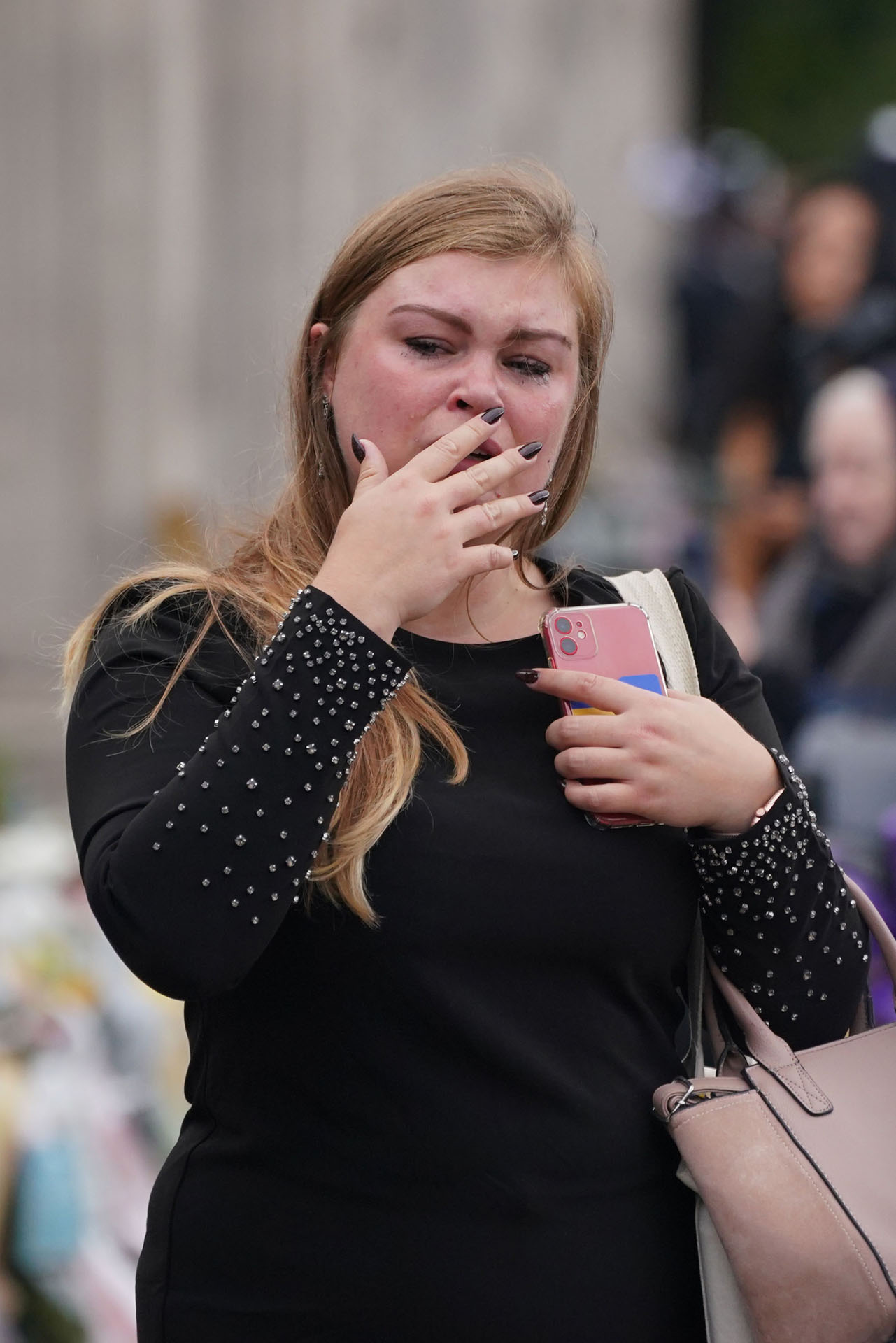 II. Erzsébet királynő halála gyászoló britek gyász