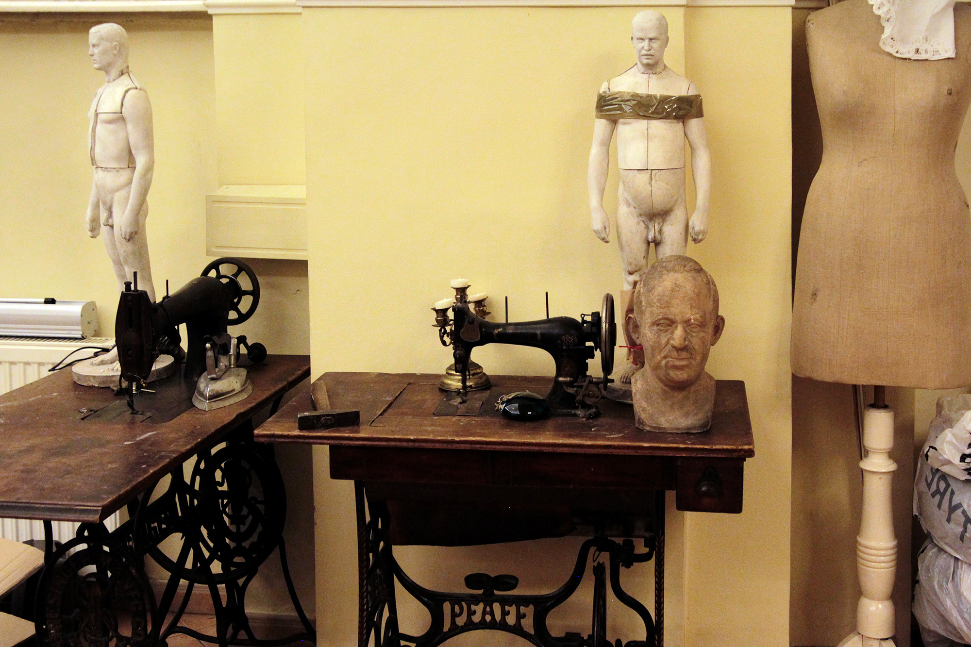 divat divattörténet belváros séta