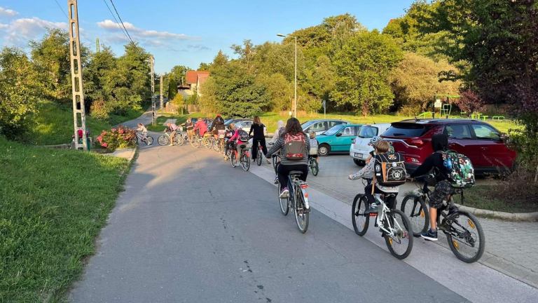 Elszaporodtak a bringabuszok Barcelonában, szeptemberben hozzánk is elérnek