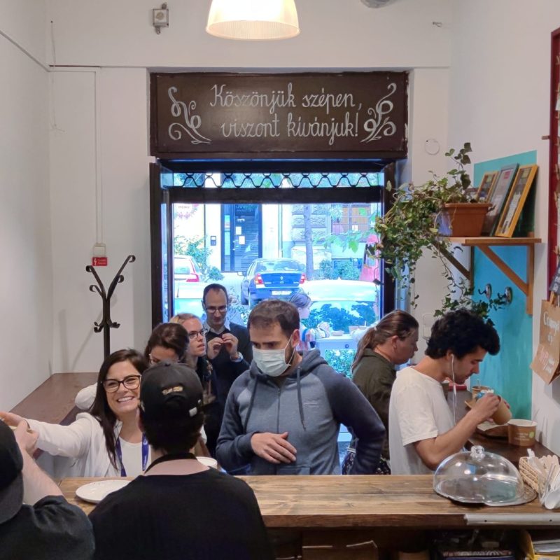 A Hokedli ételbár beltere