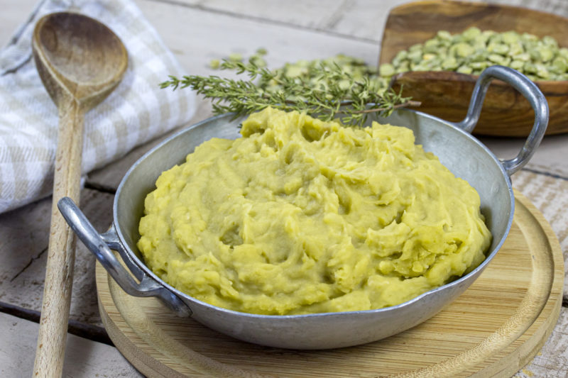 Zöld színű sárgaborsóból püré