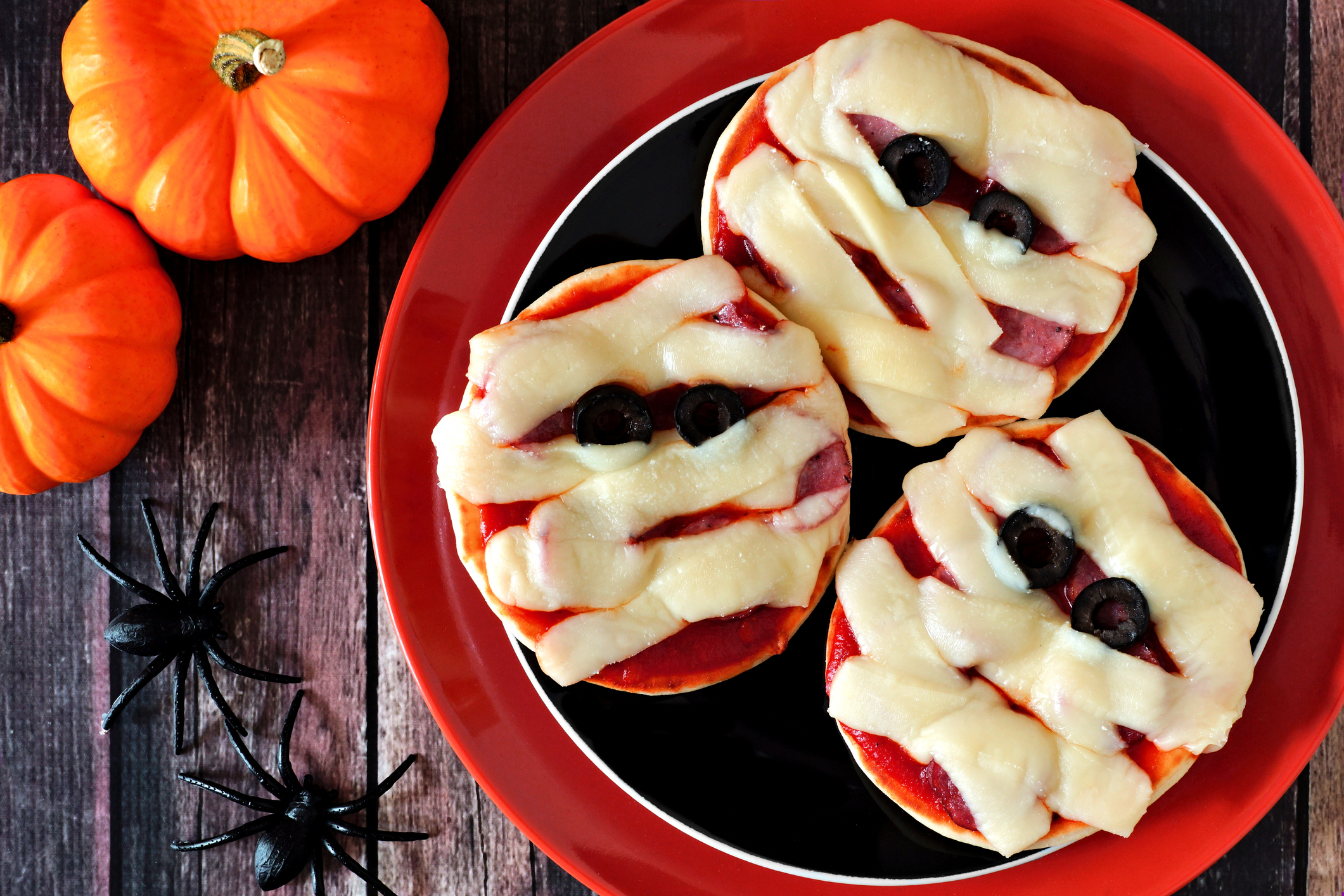 Halloweeni mini pizzakorongok