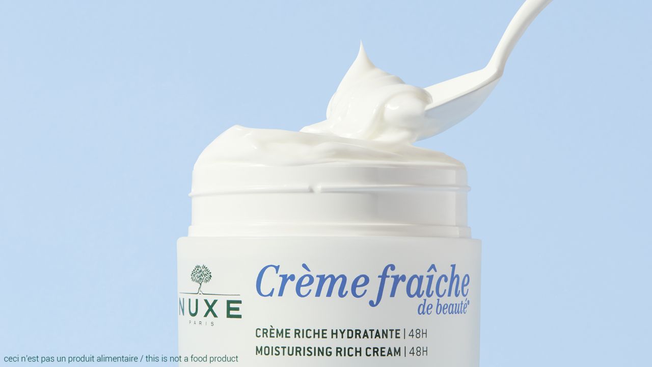 Fincsi hidratálás az arcbőrnek!