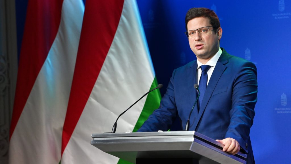 Gulyás Gergely Miniszterelnökséget vezető miniszter a Kormányinfó sajtótájékoztatón a Miniszterelnöki Kabinetiroda épületében