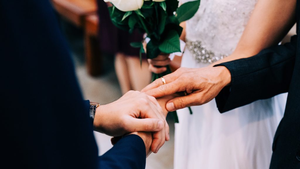 Vőlegény, menyasszony, örömapa