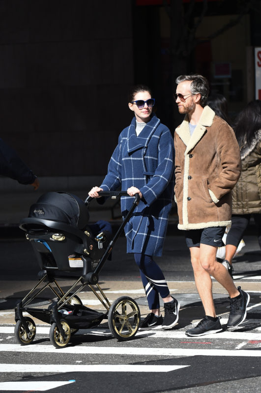 Anne Hathaway és Adam Shulman