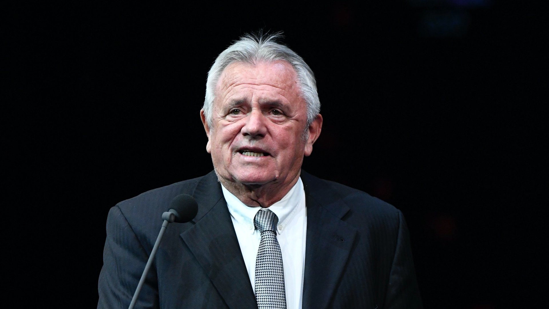 Mészöly Kálmán 61-szeres válogatott labdarúgó, edzõ, a magyar labdarúgó-válogatott volt szövetségi kapitánya, az MLSZ-életmûdíjasa az M4 Sport - Év sportolója gálán a Nemzeti Színházban 2018. január 11-én