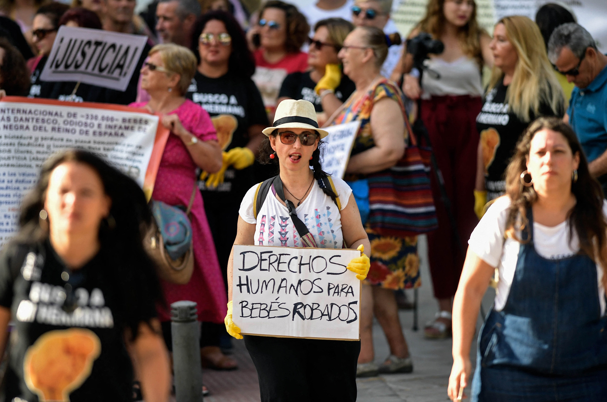 Elrabolt csecsemők Spanyolországban