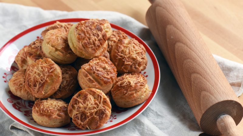 Falusi túrós pogácsa