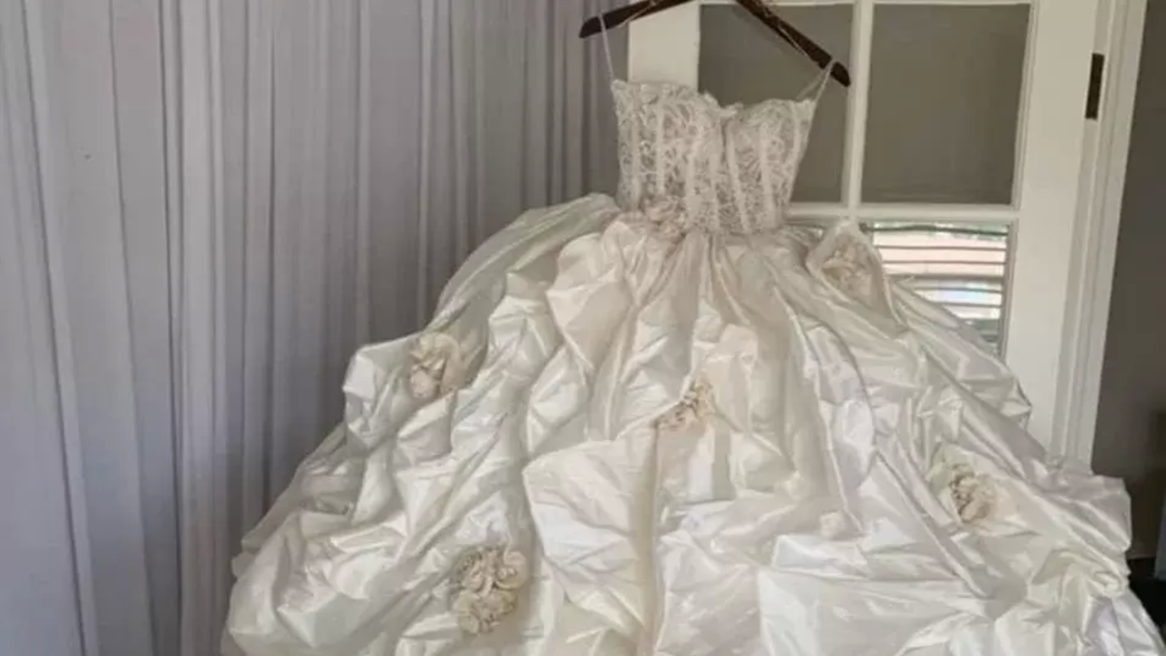 Mennyit adnál ezért a ruháért? (Fotó: Facebook)