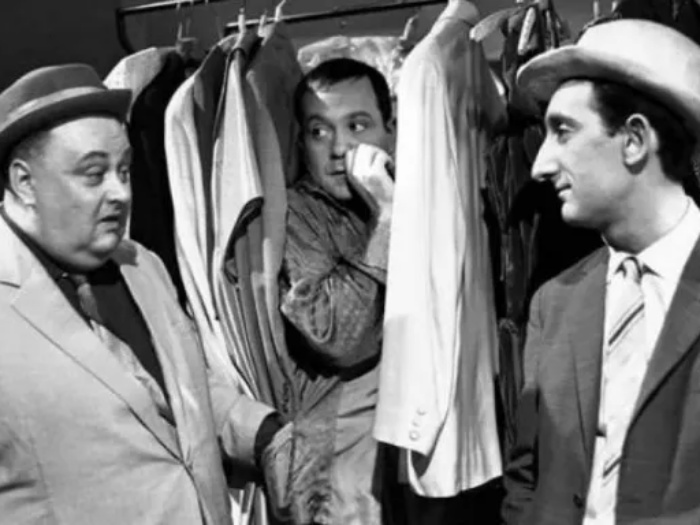 Meztelen diplomata részlet