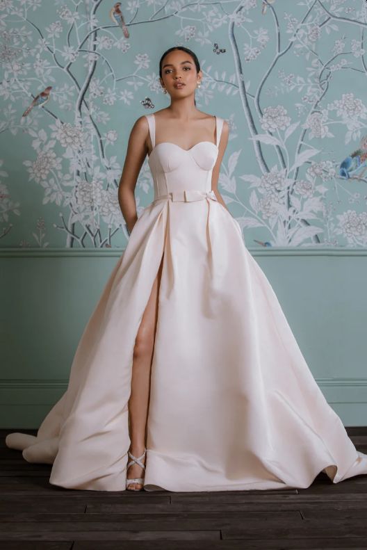 Anne Barge rózsaszín esküvői ruha