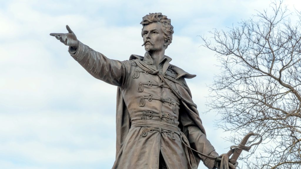 Petőfi Sándor szobra a Szegedi úton.