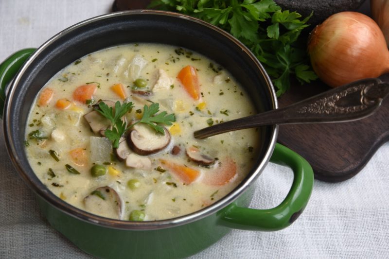 Tárkonyos csirkeraguleves 