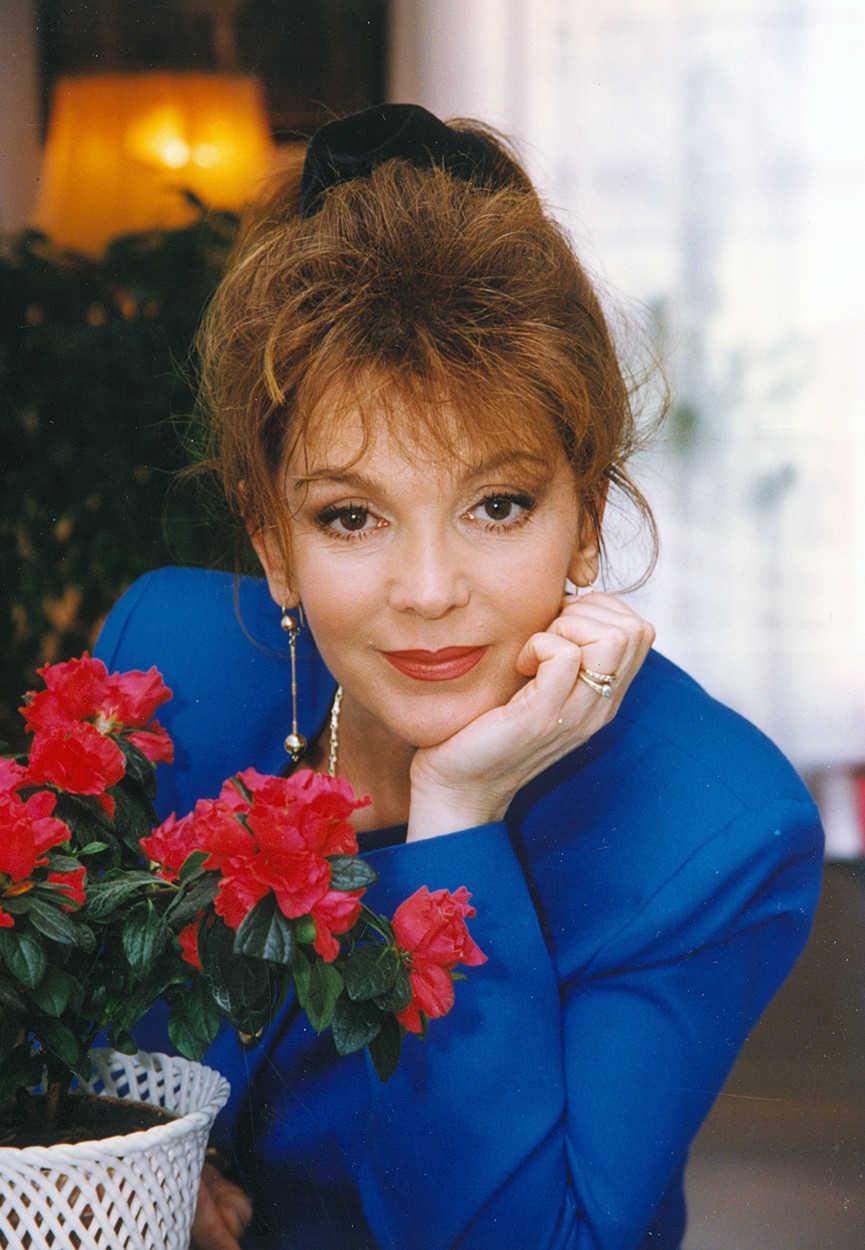 Dzsupin Ibolya 2000-ben