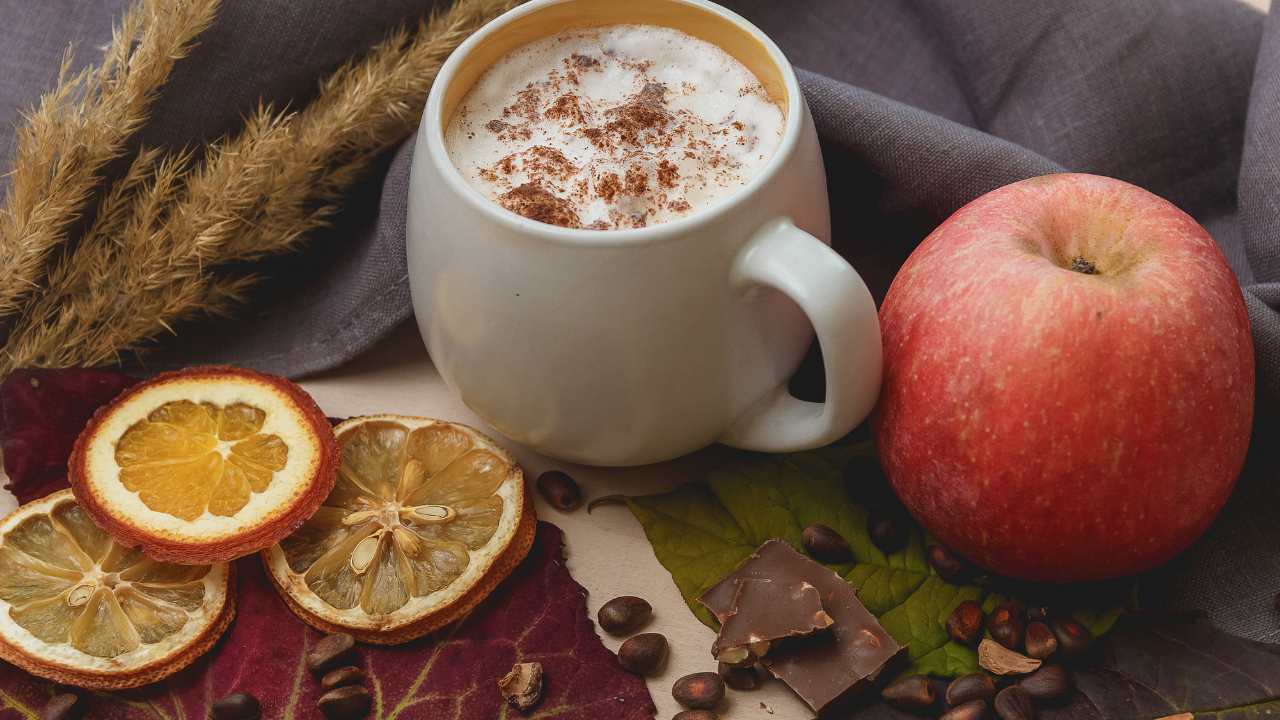 Forró almás pite latte