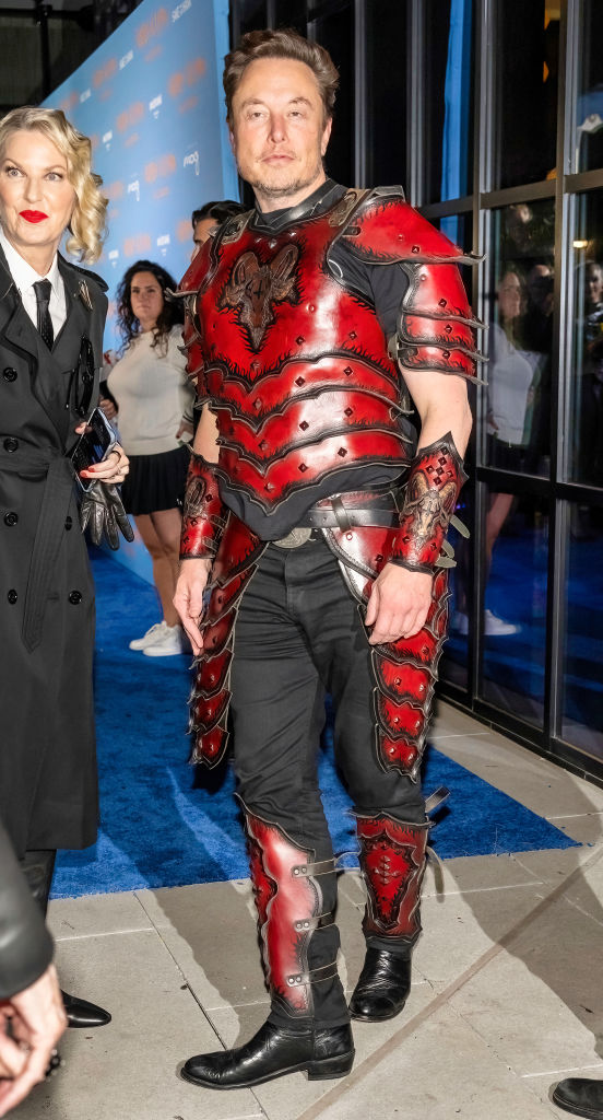 Elon Musk halloweeni jelmezben