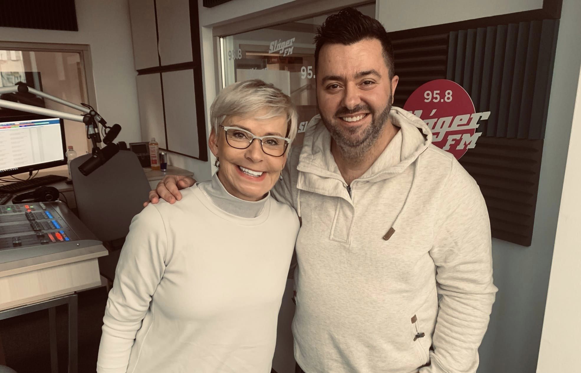 jakupcsek gabriella sláger fm