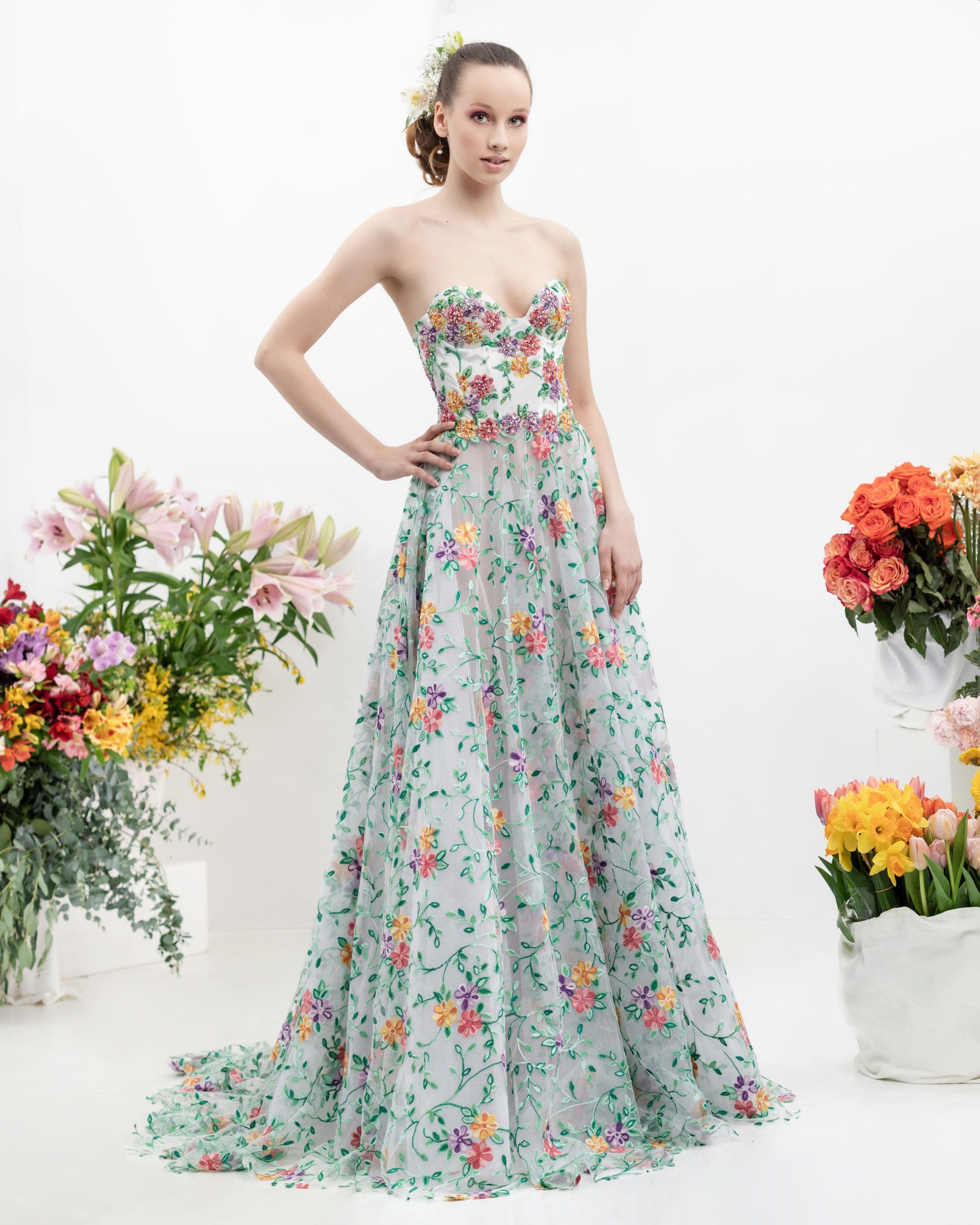 Makány Márta virágos esküvői ruha