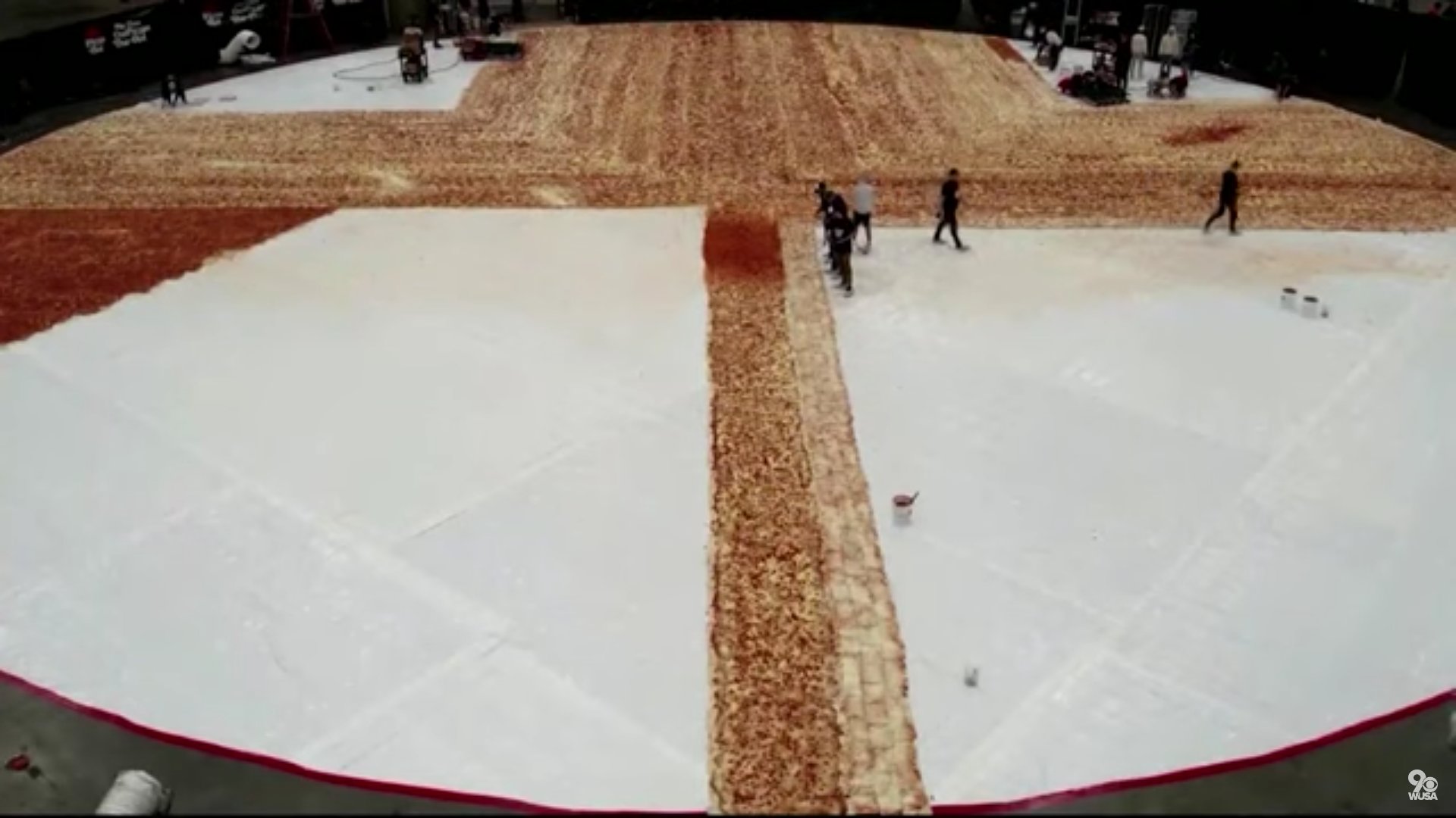 A világ legnagyobb pizzáját készítik Los Angelesben 2023 januárjában