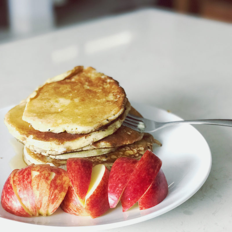 Palacsinták almagerezdekkel