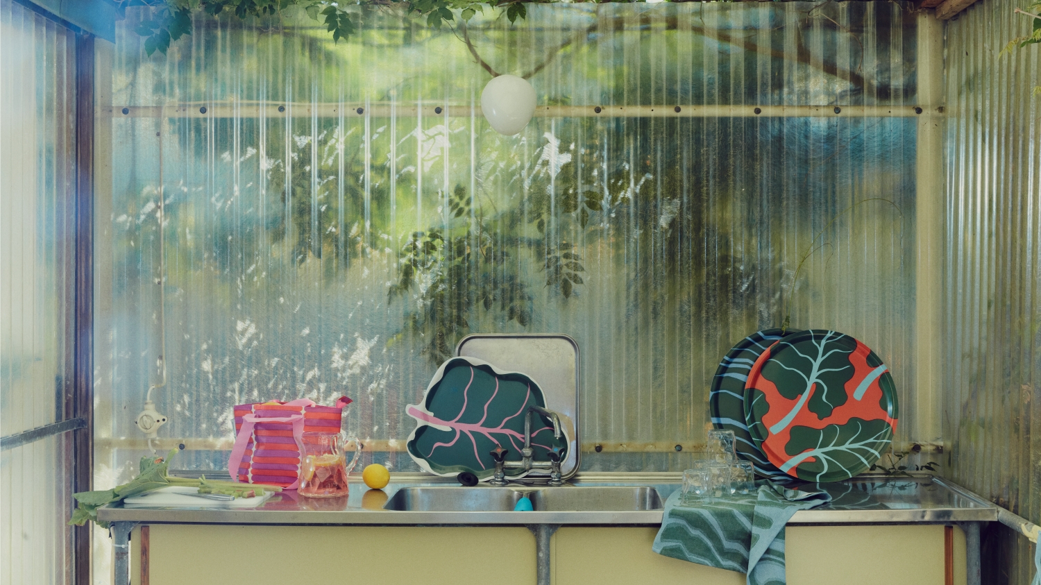 Ikea BASTUA kollekció tálcák