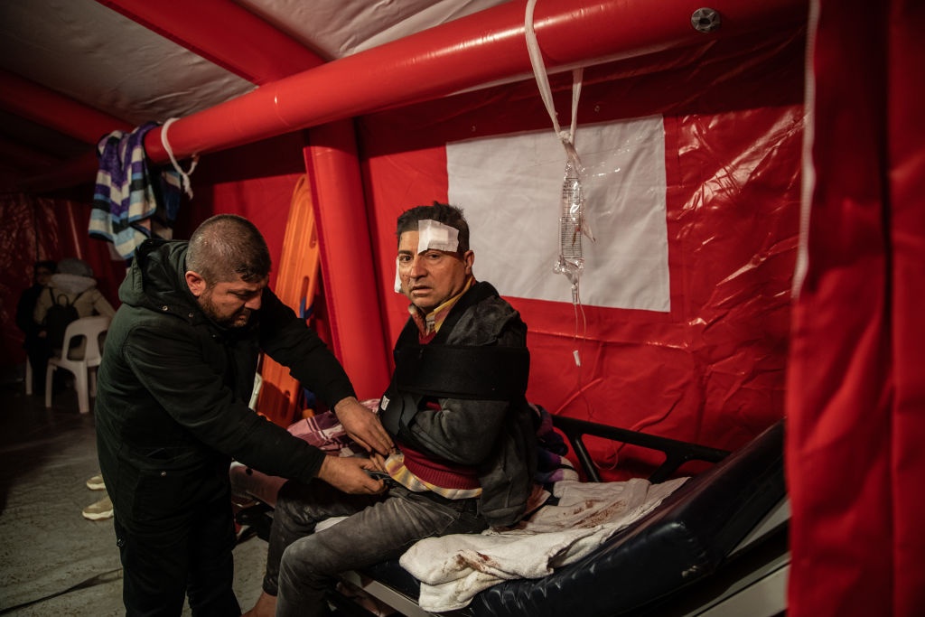 Földrengés túlélő