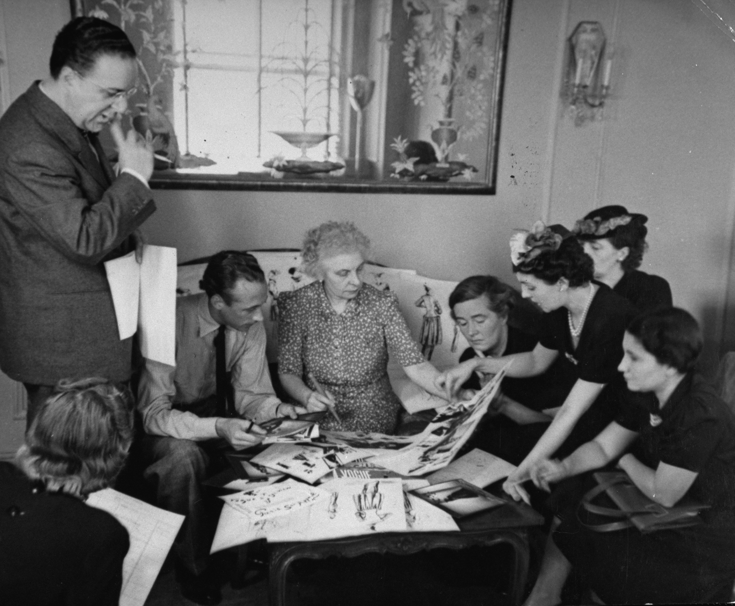 Edna Woolman Chase egészen 1952-ig vezette a Vogue-ot, összesen 56 évet töltött a lapnál, 38-at főszerkesztőként. 