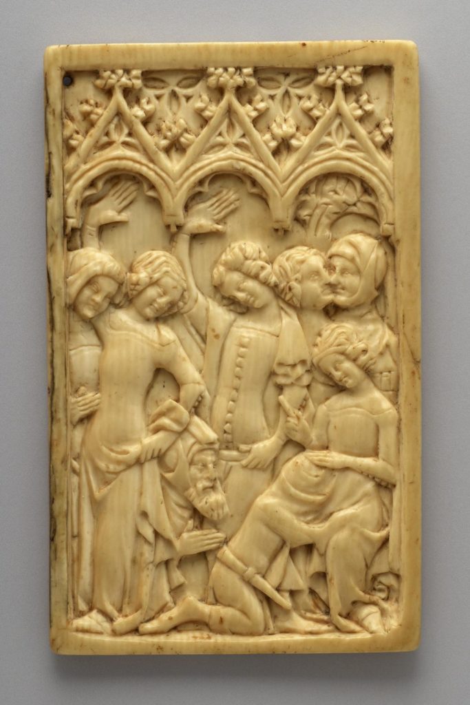 Fenekelés és smárolás az elefántcsont-táblán (fotó: artcetera.blog)