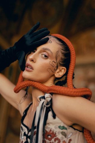 A kárpáti boszorkány Budapesten varázsol - Alina Pash az Akvárium Klubban